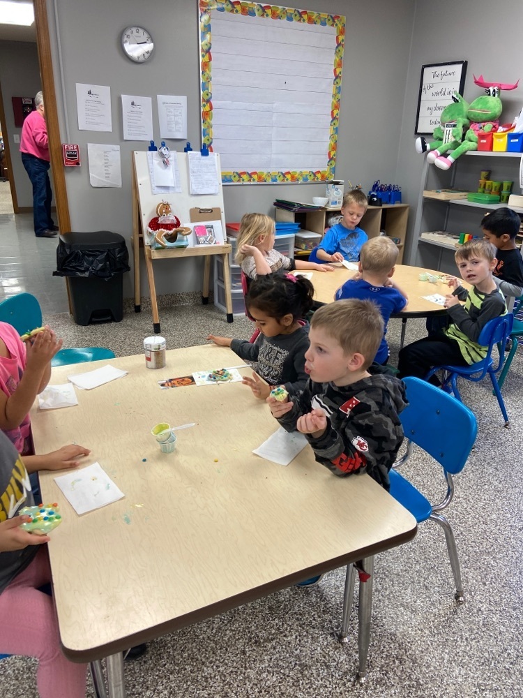sugar gingerbread man cookie decorating with pre-k