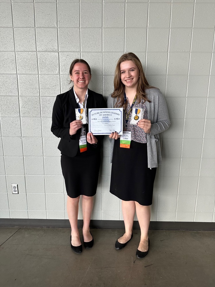 Hannah Zarybnicky and Hope White